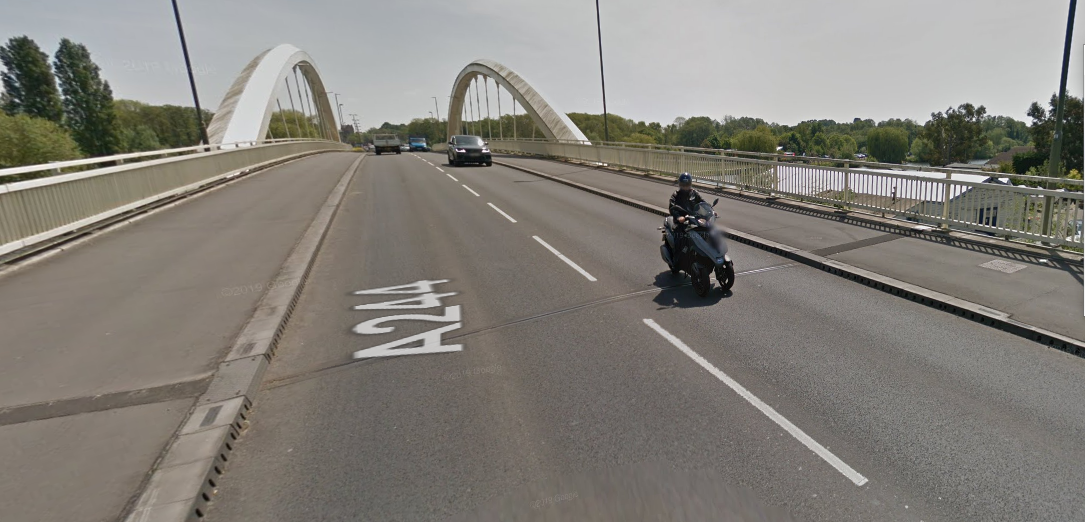 https://road.cc/wp-content/uploads/roadcc/walton bridge.png
